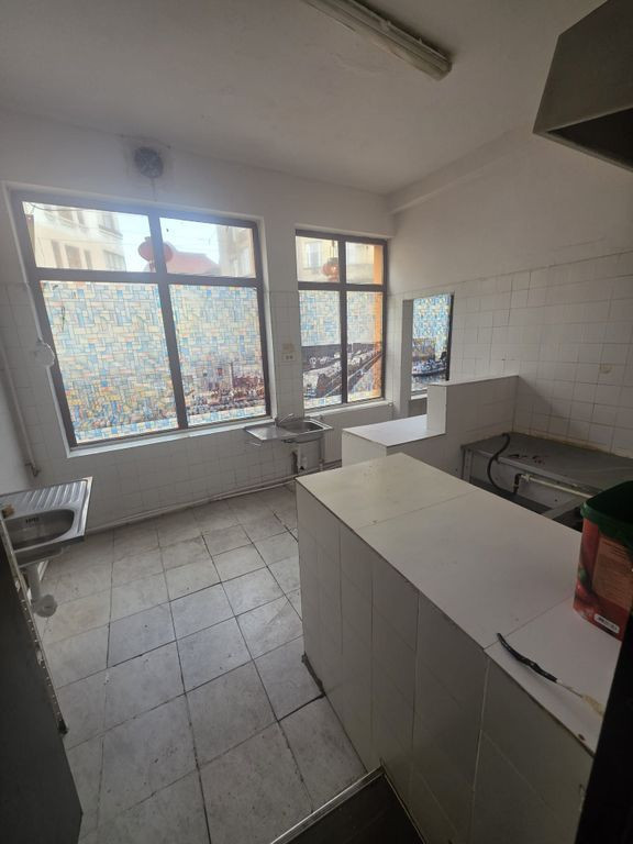 Zona Parcul Carol sp 170 mp vizibilitate buna