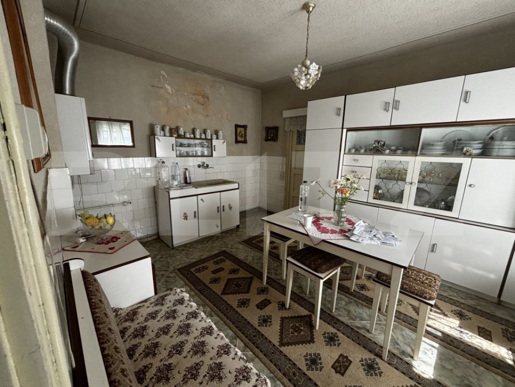 Casă de vanzare cu 3 camere, 120 mp, zona 14 Mai