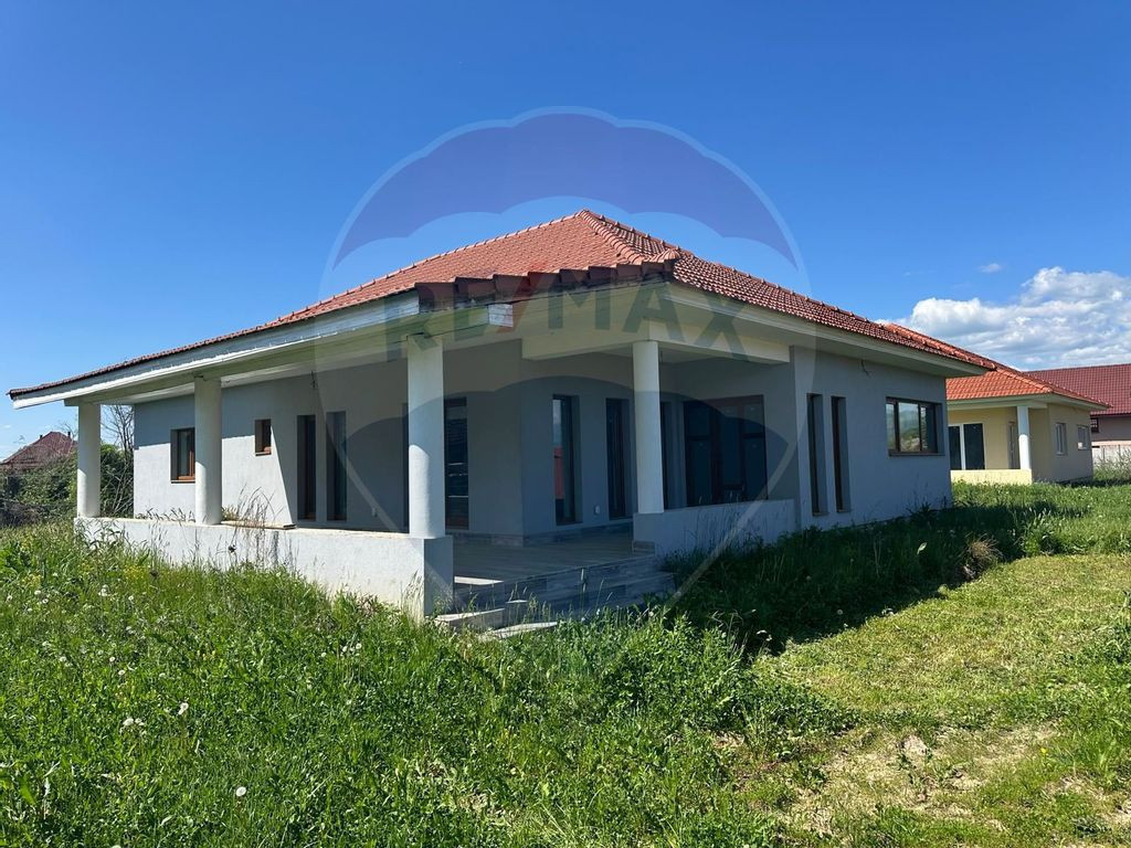 Casa finisata de vânzare în Lapusel