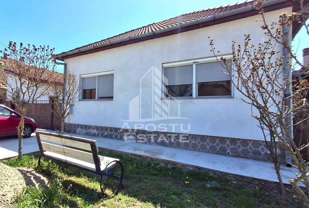 Casa de vanzare in Ineu formata din 2 cladiri