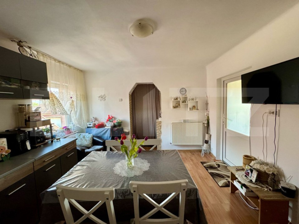 Casa de vanzare, cu 5 camere, 138 mp, zona Simeria