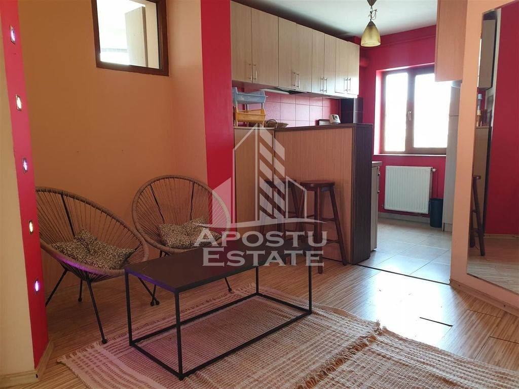 Apartament cu 2 dormitoare spatios, centrala proprie, in ...