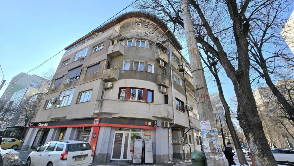 3 camere cu centrala, cladire postbelica