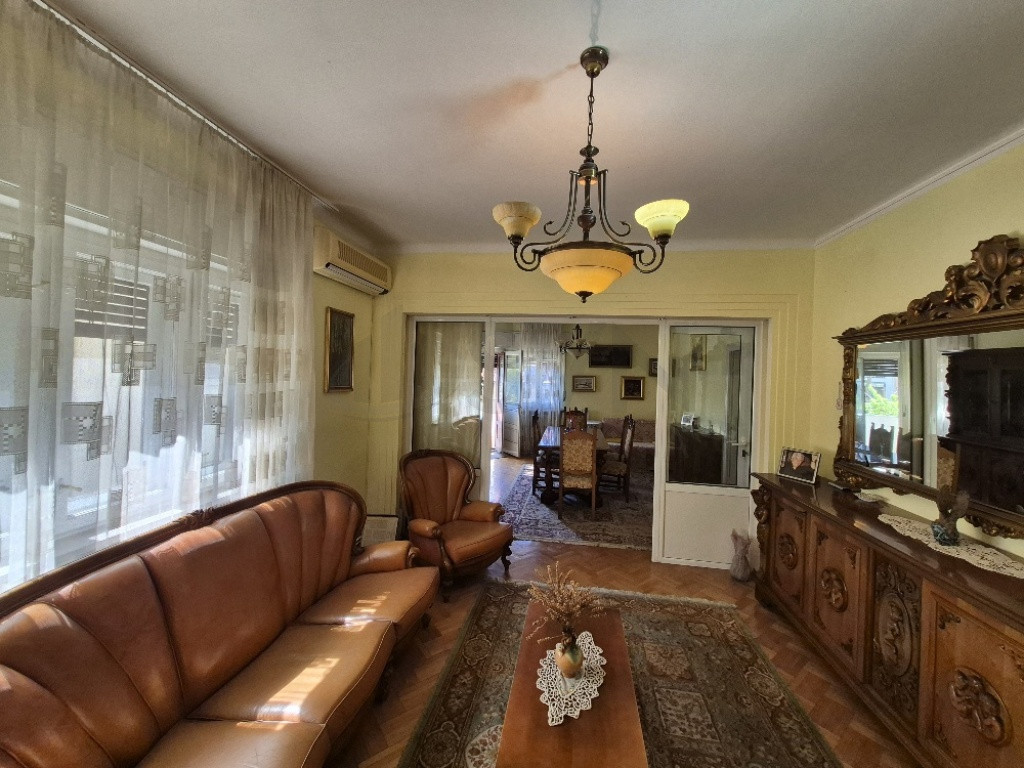 Dacia I 3 Camere de I In Vila I Garaj