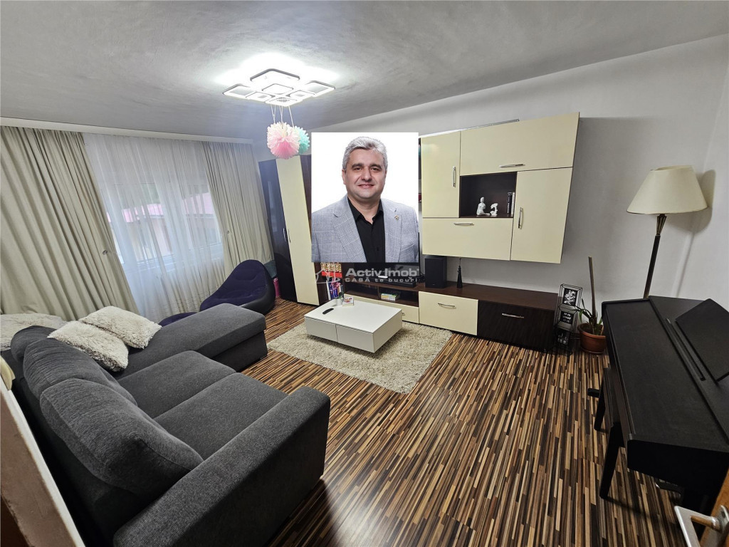 Resita, 4 Cam. Dec., Et. 2, Micro 4