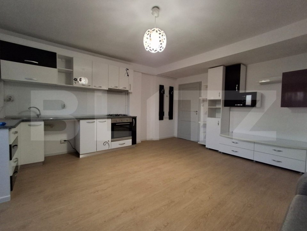 Apartament de vanzare cu 2 camere, 49 mp, zona Lapus Arges