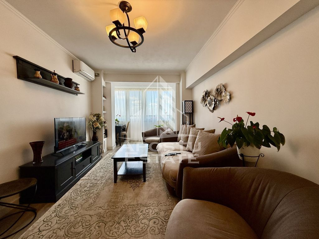 Apartament 3 camere, renovat, vedere panoramica, zona Sim...