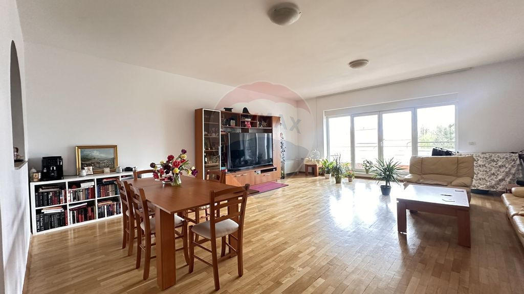 Apartament 4 camere de inchiriat /200mp/ parcare/Herastra...