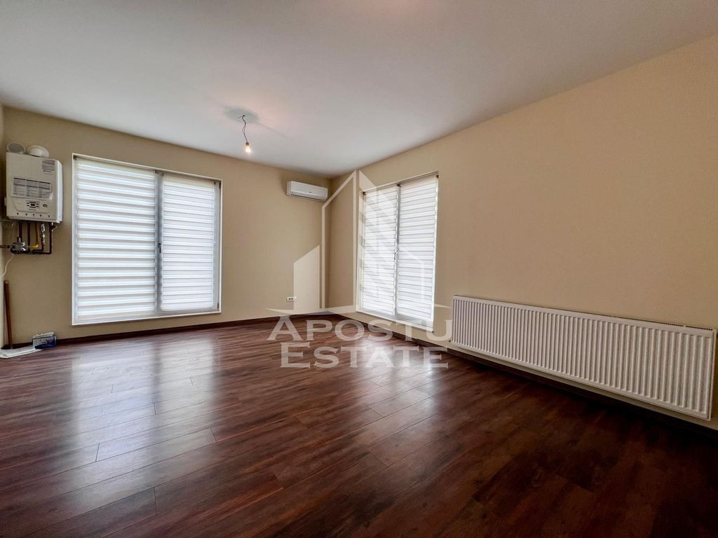 Apartament 2 camere, nemobilat, centrala proprie, parcare...