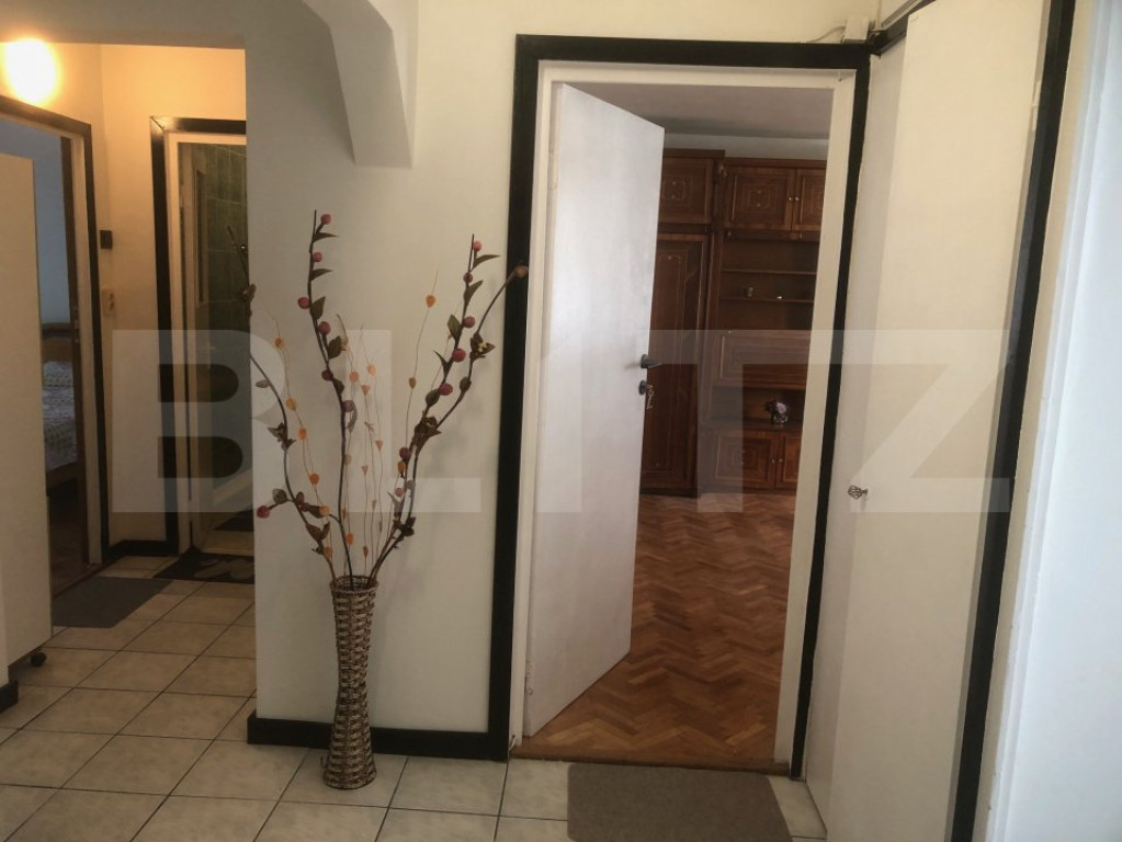 Apartament de inchiriat, cu 3 camere, 62 mp, zona MIcro 16
