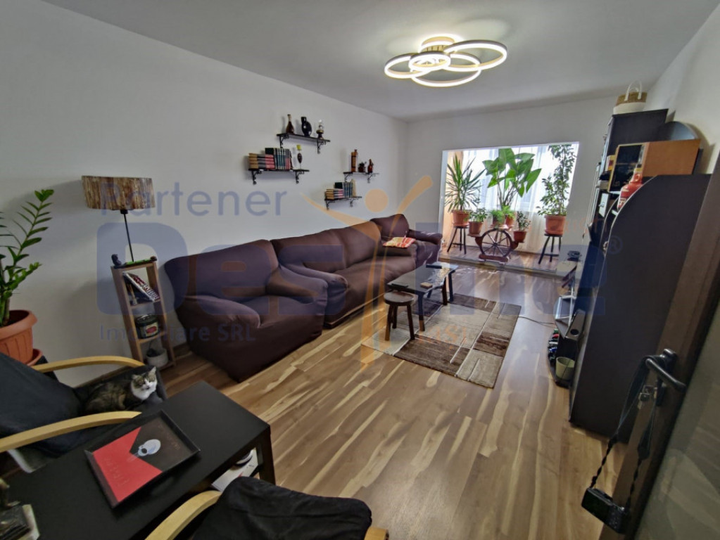 Apartament 4 camere 94 mp mobilat + utilat 1100 €/mp renov