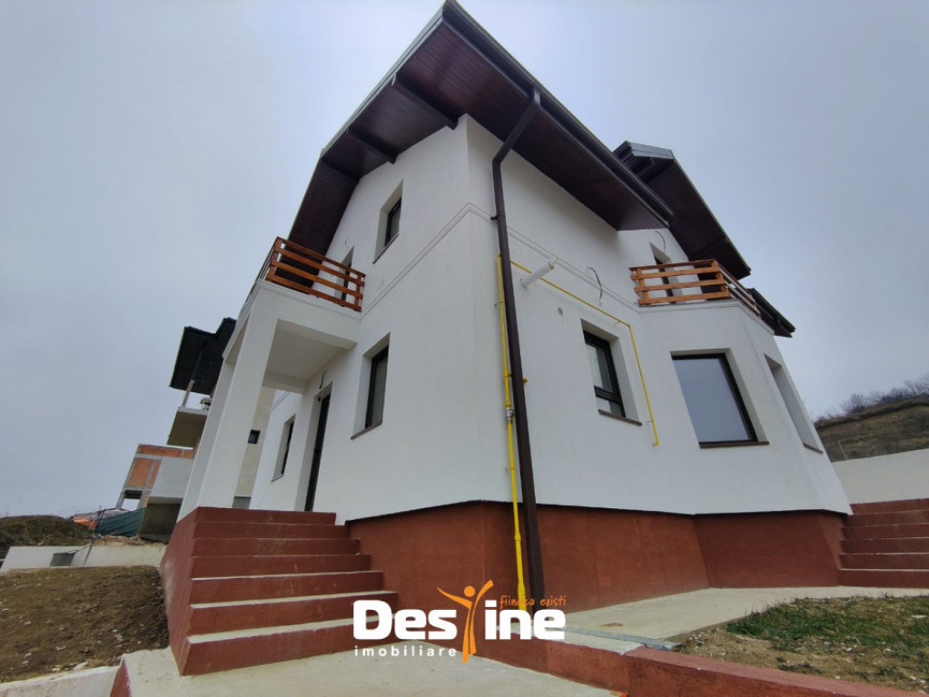 Casă individuală 4 camere 114 MP cu teren 500 Mp - Hlince