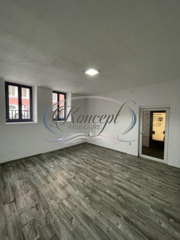 Spatiu comercial, Ultracentral