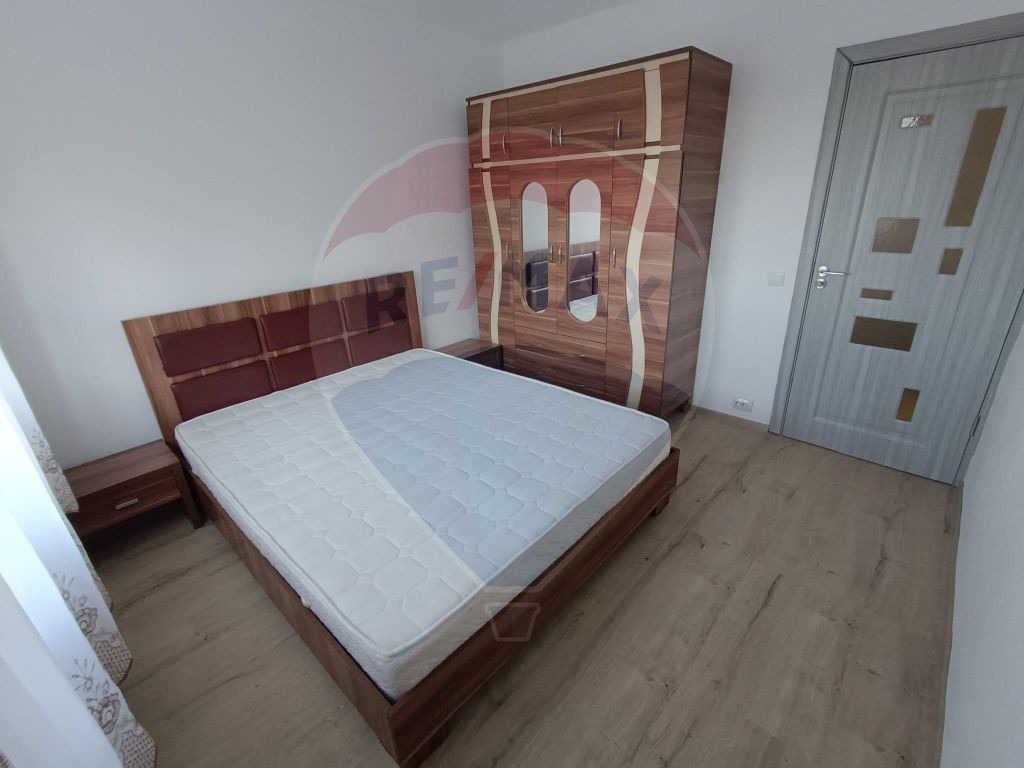 De inchiriat Apartament cu 4 camere in Vasile Aron