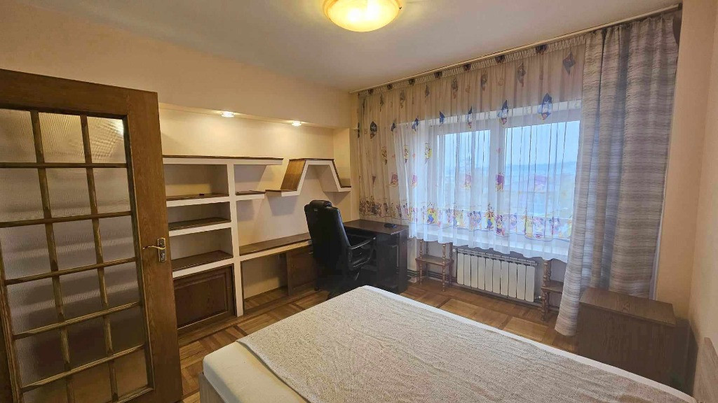 Apartament 3 camere INDEPENDENTEI FUNDATIE