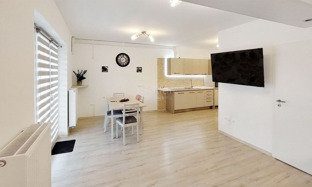 Prima Inchiriere | Loc De Parcare Inclus