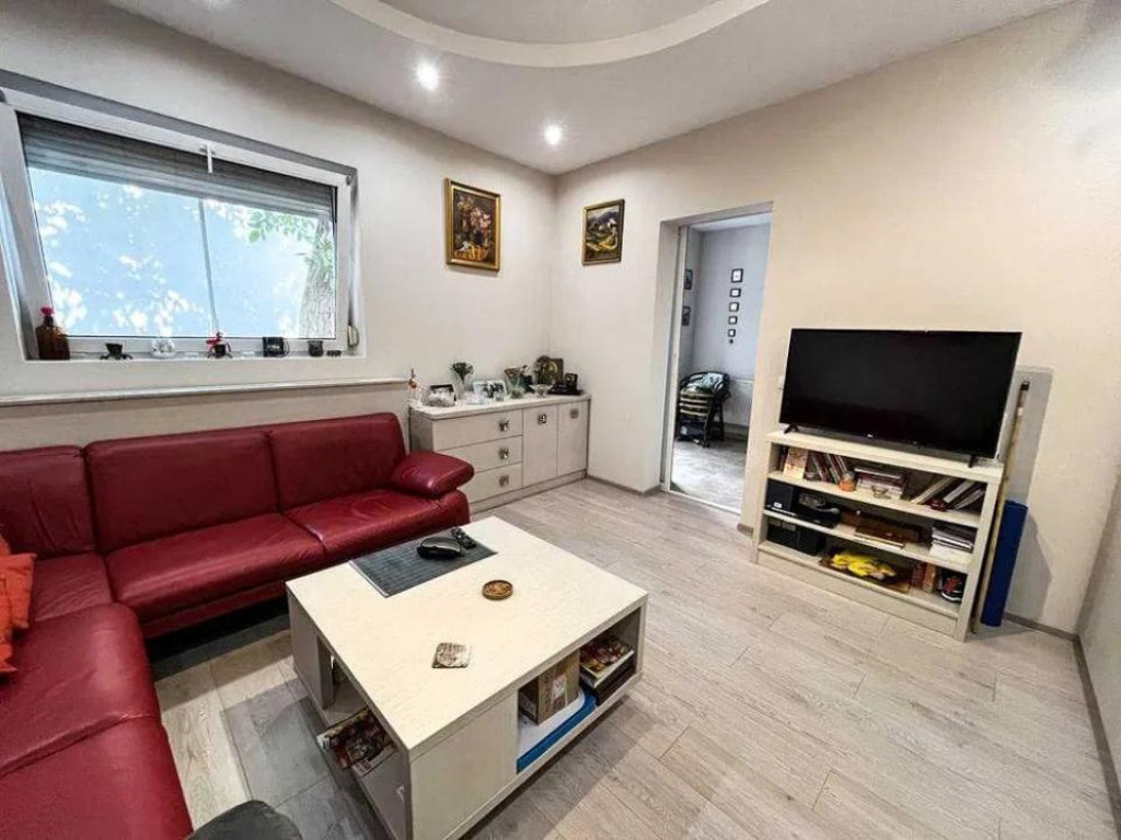 Casa zona centrala 3 camere caramida renovata Mobilata si ut