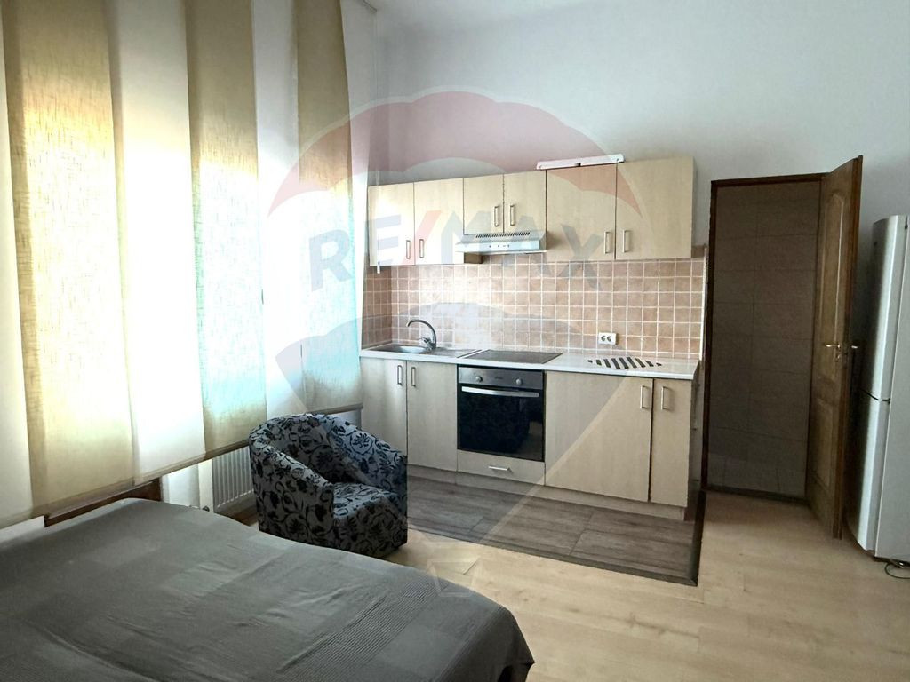 VANZARE Apartament cu 4 camere in zona Eminescu