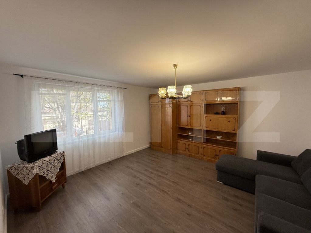 Casa cu 2 camere, 80 mp, parcare, zona Andrei Muresanu