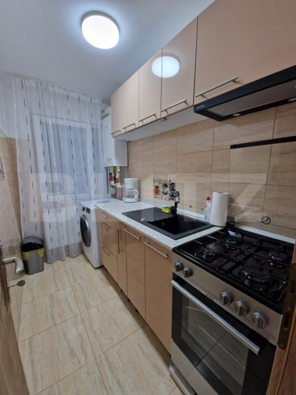 Apartament de vanzare cu 2 camere, 56 mp, zona Micro 15