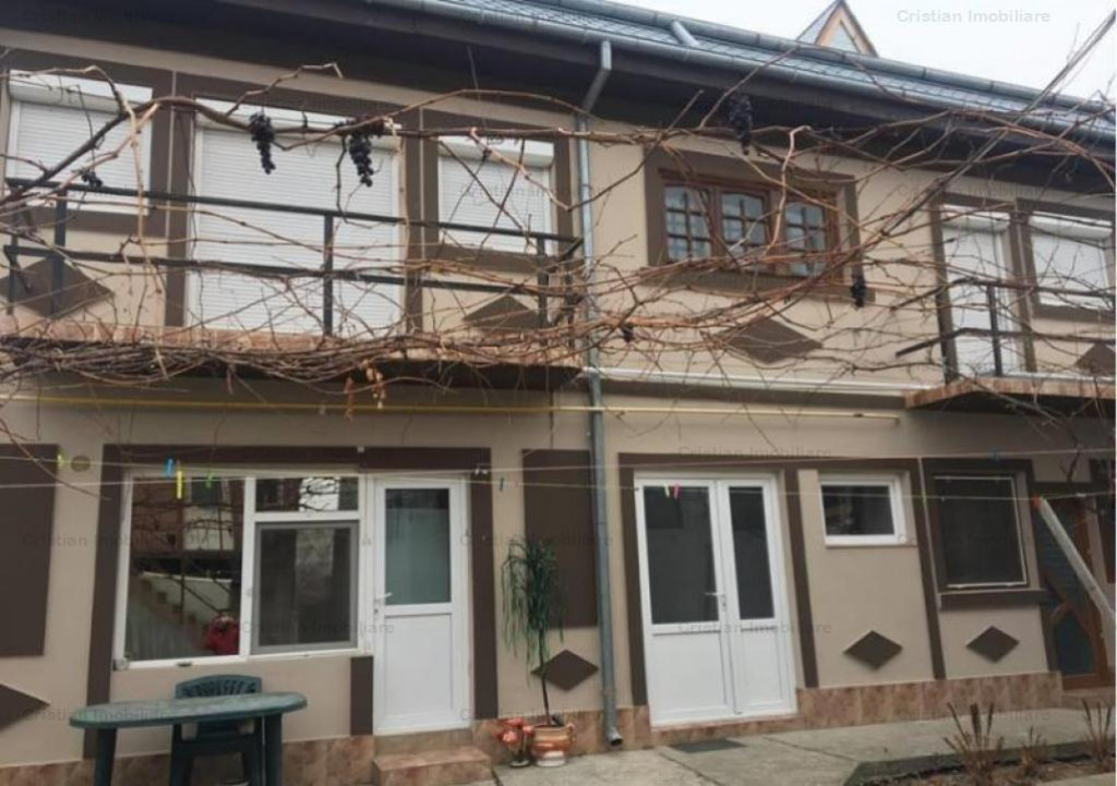 VILA P 1 teren=330mp zona Centrala , 350mp construiti