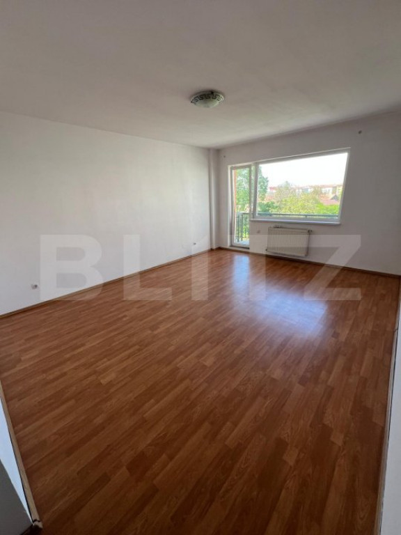 Apartament de vanzare, cu 3 camere, 79 mp, zona Rahovei