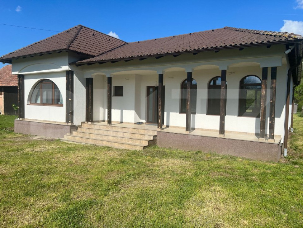 Casă stil mediteranean cu farmec aparte în Cherghizel –