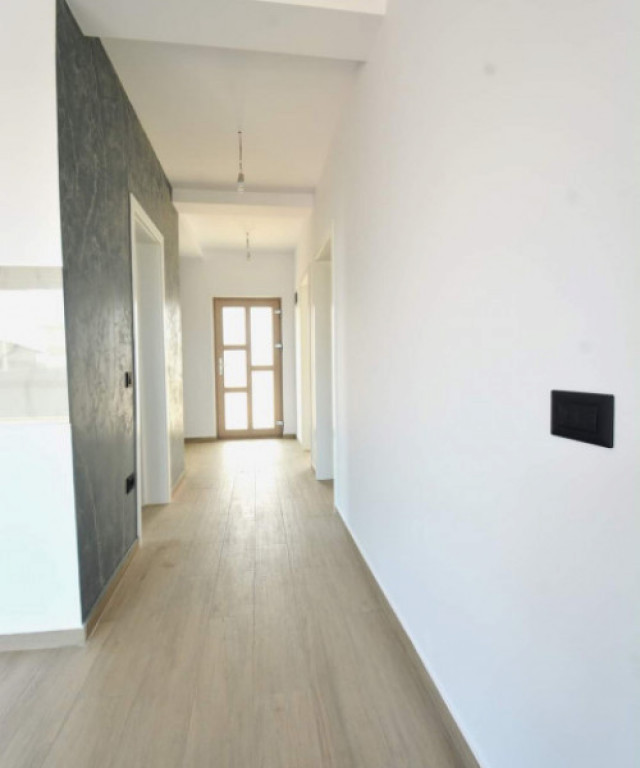 Casă individuală finalizată, teren 400 mp, Rediu – zon?