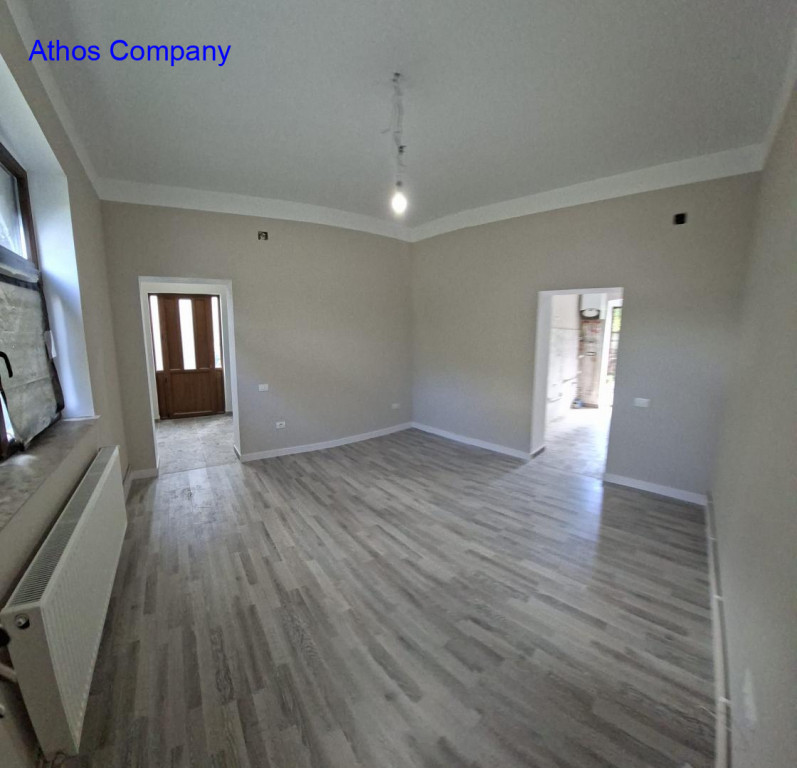 Casa 2 camere Regie si curte pt birou/locuinta