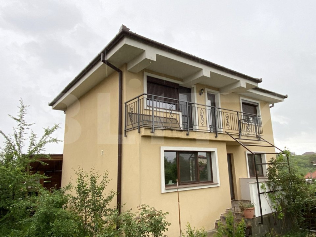 Casa individuala 150 mp, 500 mp teren, garaj subteran, Dezmi