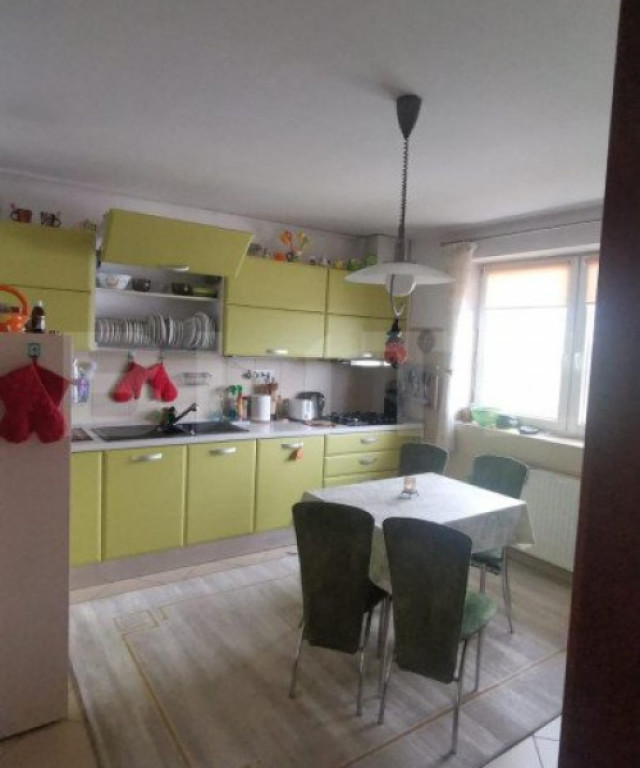 Zamca – Apartament 5 Camere, Curte Proprie, 185 mp