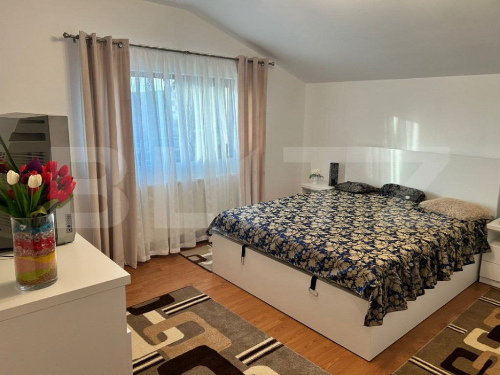 Casa/Vila de 4 camere, 180 mp, zona Bucium