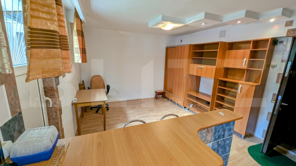 Spatiu comercial de vanzare 21 mp, zona Cetate