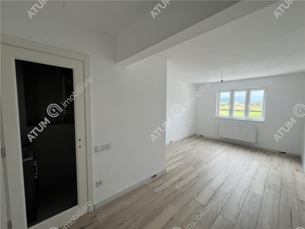 Apartament renovat cu 2 camere si balcon la etajul 1 zona La