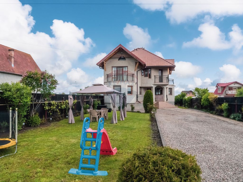 Casă trainică cu teren generos 1450 mp