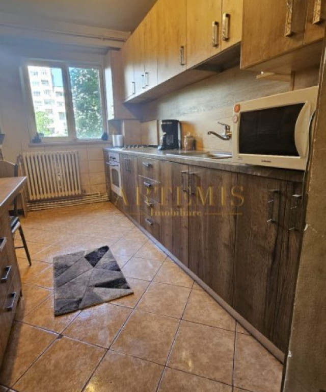 Apartament de 3 camere, decomandat, 65 mp., zona Marasti/Dor