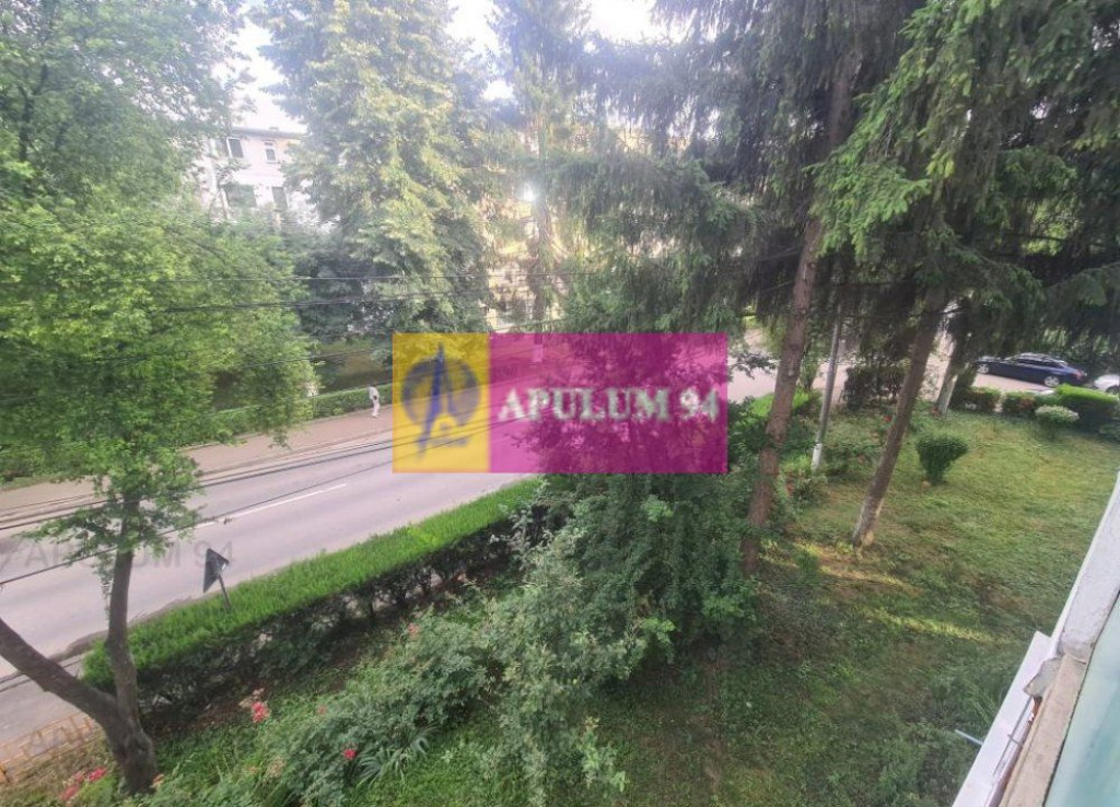 Apartament cu 2 camere de vânzare în Câmpina