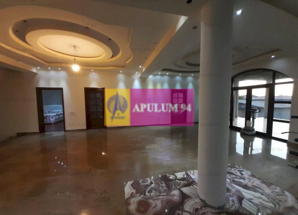 Cea mai mare, solidă si bine amplasată vilă din locali...