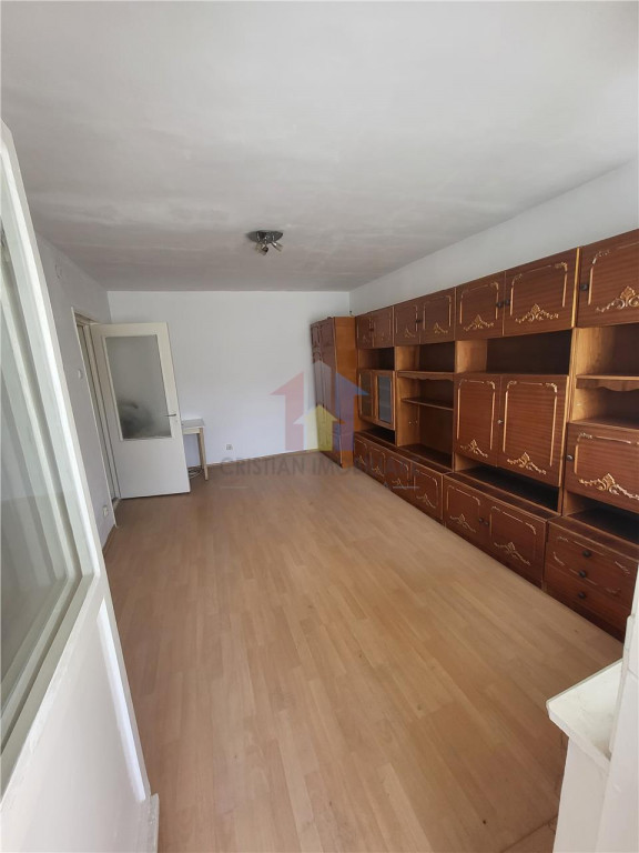 Apart 1 Camera confort 1 Decomandat Victoriei