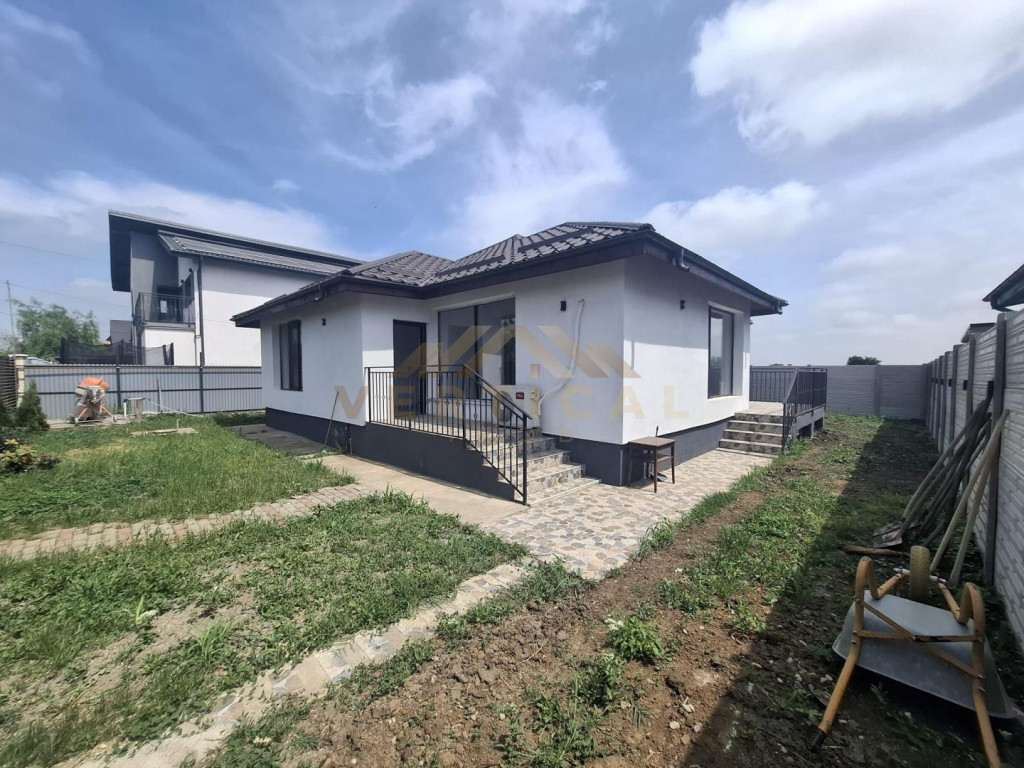 Casa de vanzare curte individuala, centrala, Lacul Tei!