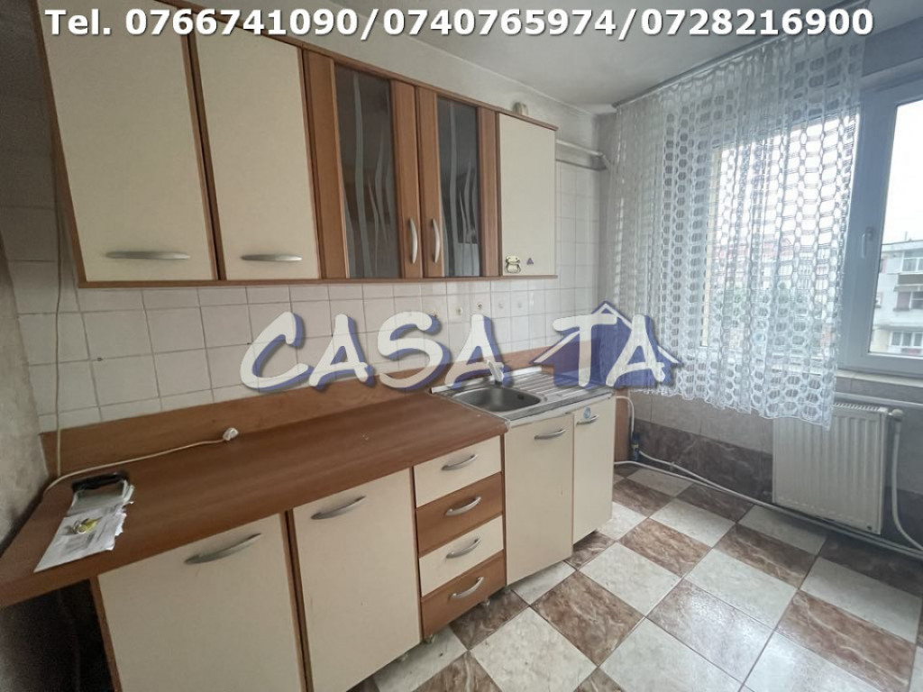 Apartament 2 Camere, Etaj 4, Strada G-ral Tell - Zona Centra