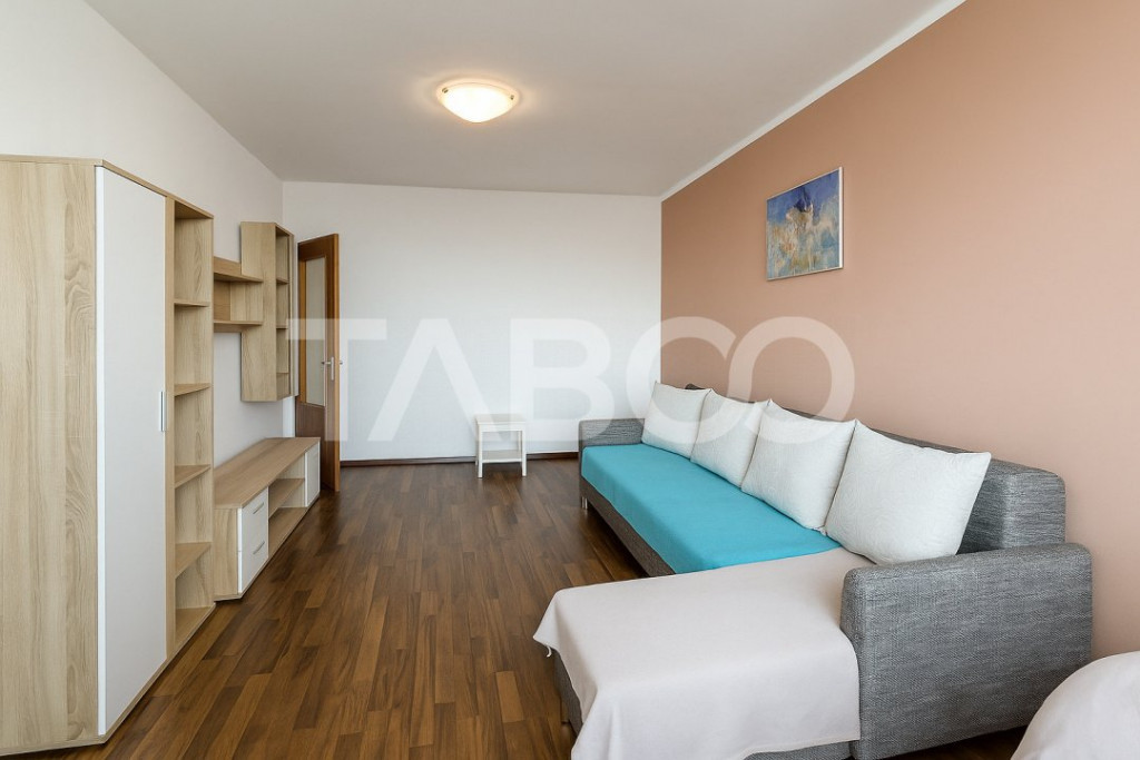 Apartament decomandat de vanzare 2 camere cu balcon bloc cu