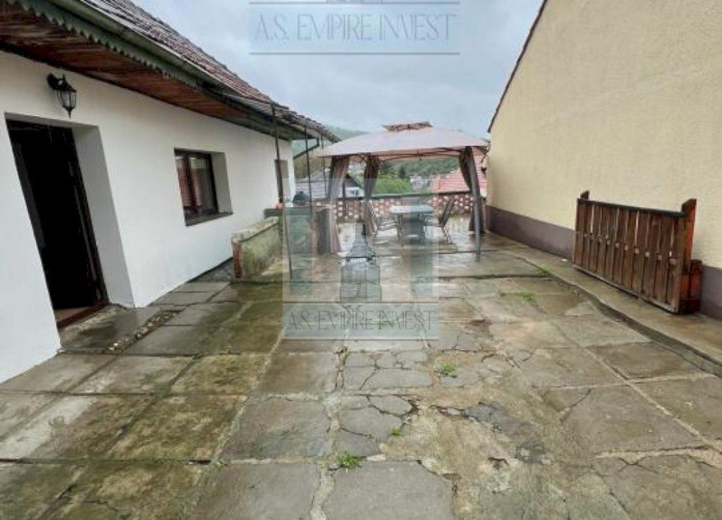 Casa singur in curte - zona Schei (ID:12393)