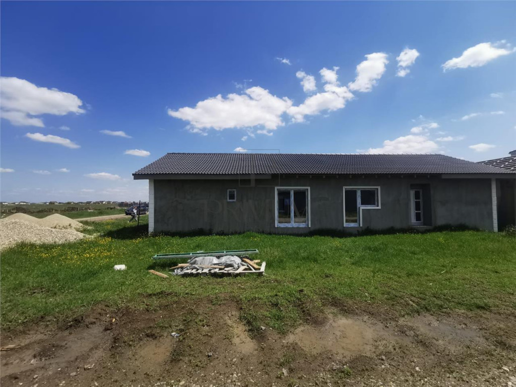 Duplex toate utilitatile - iluminat stradal - doua fronturi