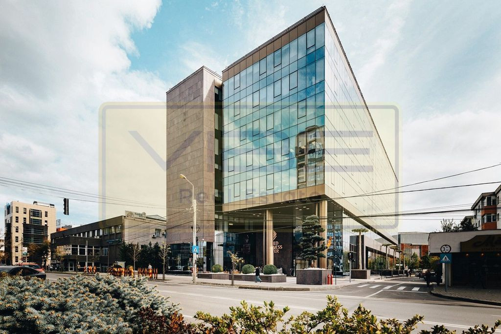 Spatiu comercial - 62mp -parter -la bulevard - Palas