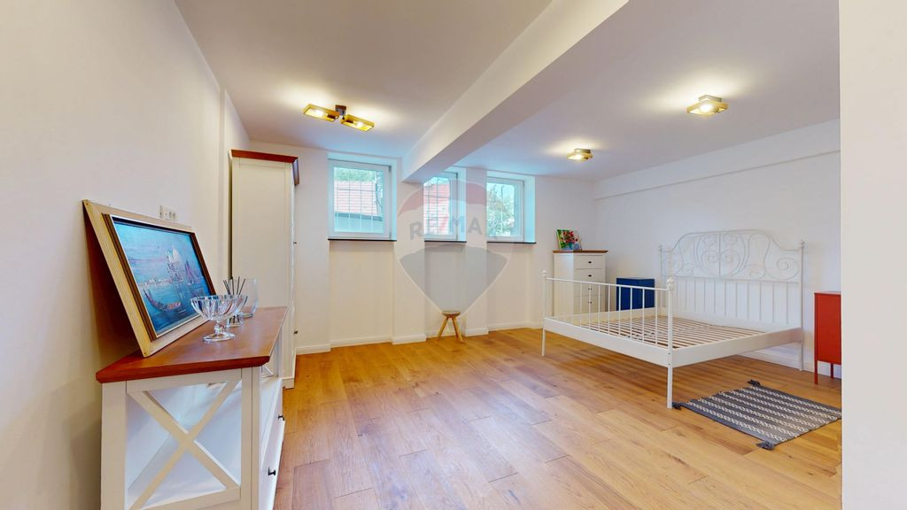 Apartament 2 camere si două băi, compartimentat în 2 s...