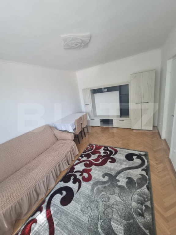 Apartament cu 2 camere, 50 mp, etaj intermediar, zona ultrac