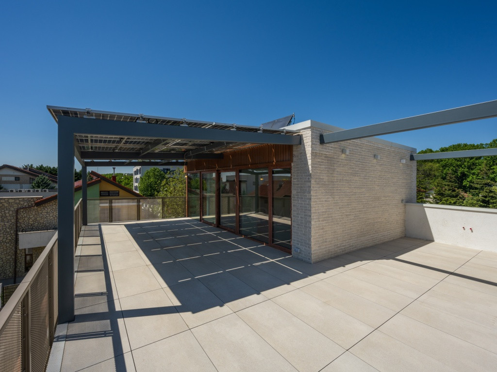 Vila 6 camere cu terasa rooftop 58 mp I Iancu Nicolae