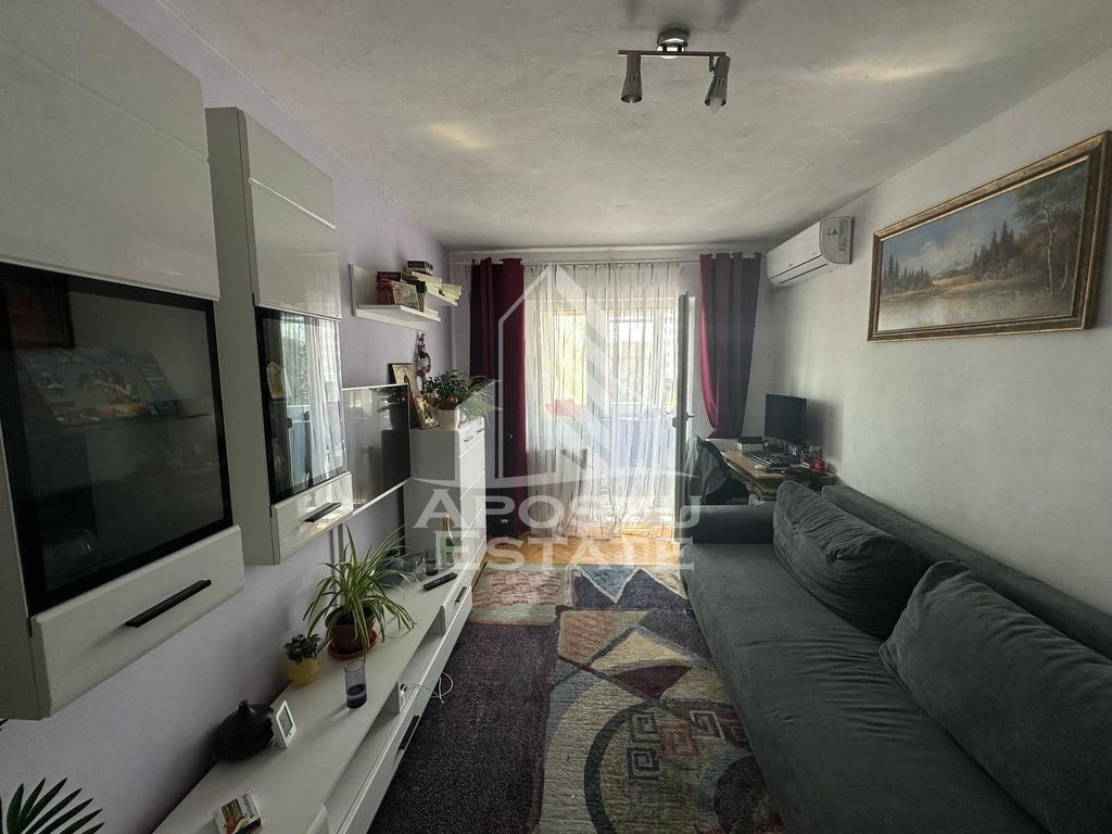 Apartament 2 camere, decomandat, centrala proprie, zona C...