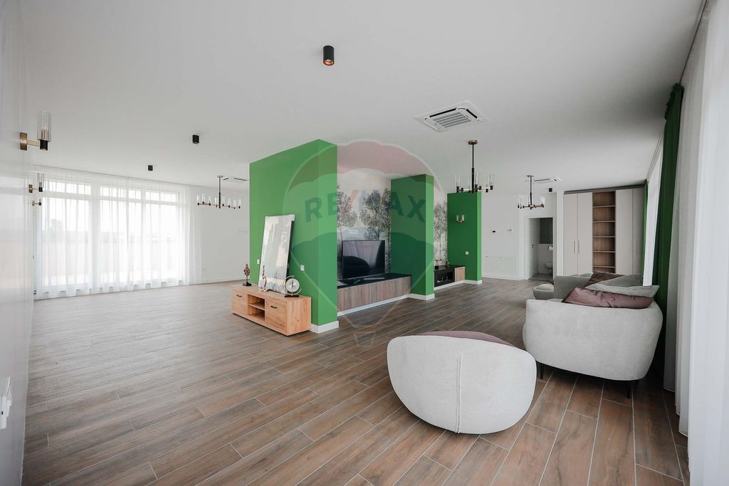 Apartament tip Penthouse cu 5 dormitoare de vânzare în ...